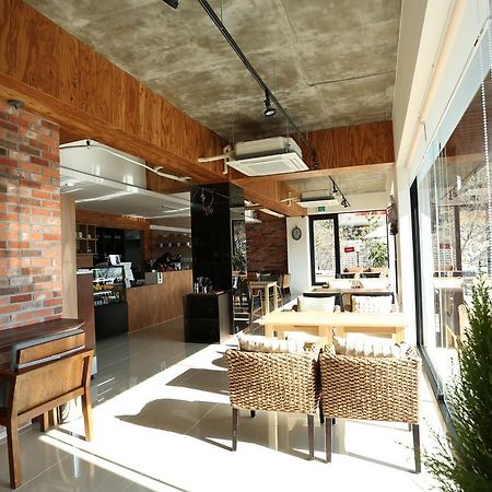 Radiance Tourist Hotel Кодже Экстерьер фото